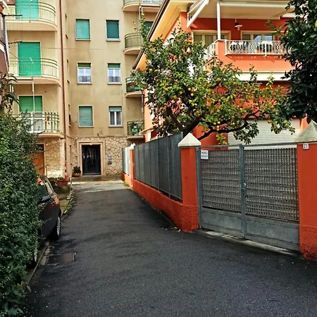 Host Riviera * Finale Ligure