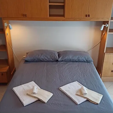 Host Riviera Apartment