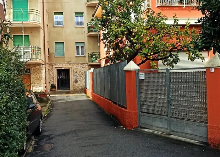 Host Riviera * Finale Ligure